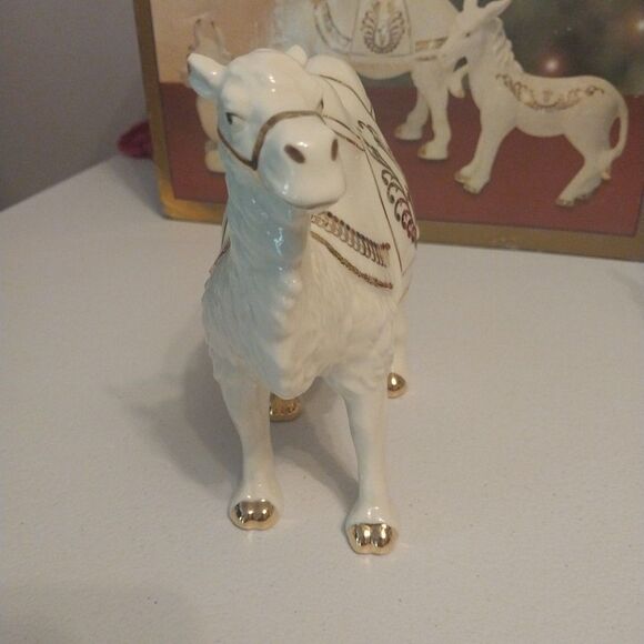 Vintage Bon Ton Jade Porcelain Nativity Animals Camel Cow Donkey Christmas Set 3 - Picture 5 of 16